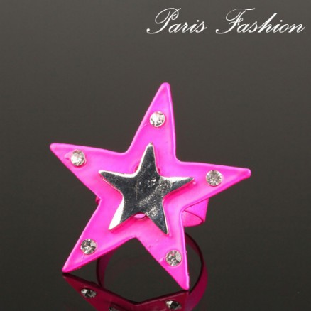 Bague ajustable star métal et fushia avec strass de verre 3,5 cm 4€
